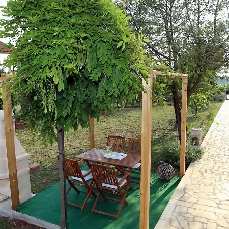 Garden Apartment Pula