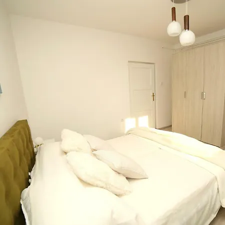 Apartment Garden Pula