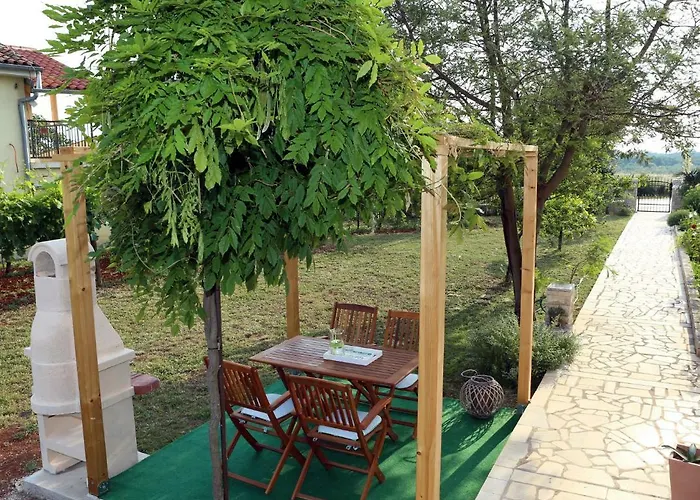 Garden 아파트 풀라